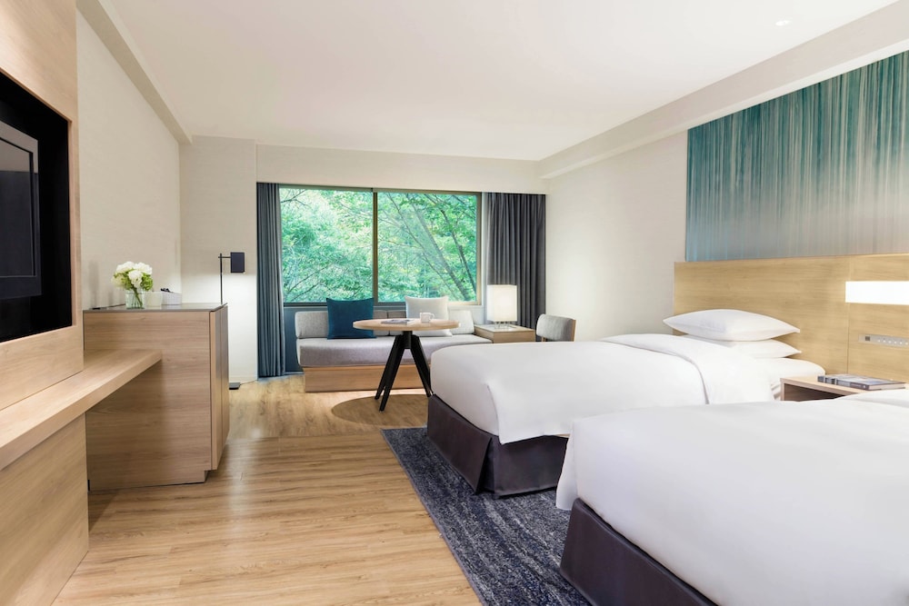 スーペリア ルーム キングベッド 1 台ソファーベッド付き 客室4 | 富士マリオットホテル山中湖