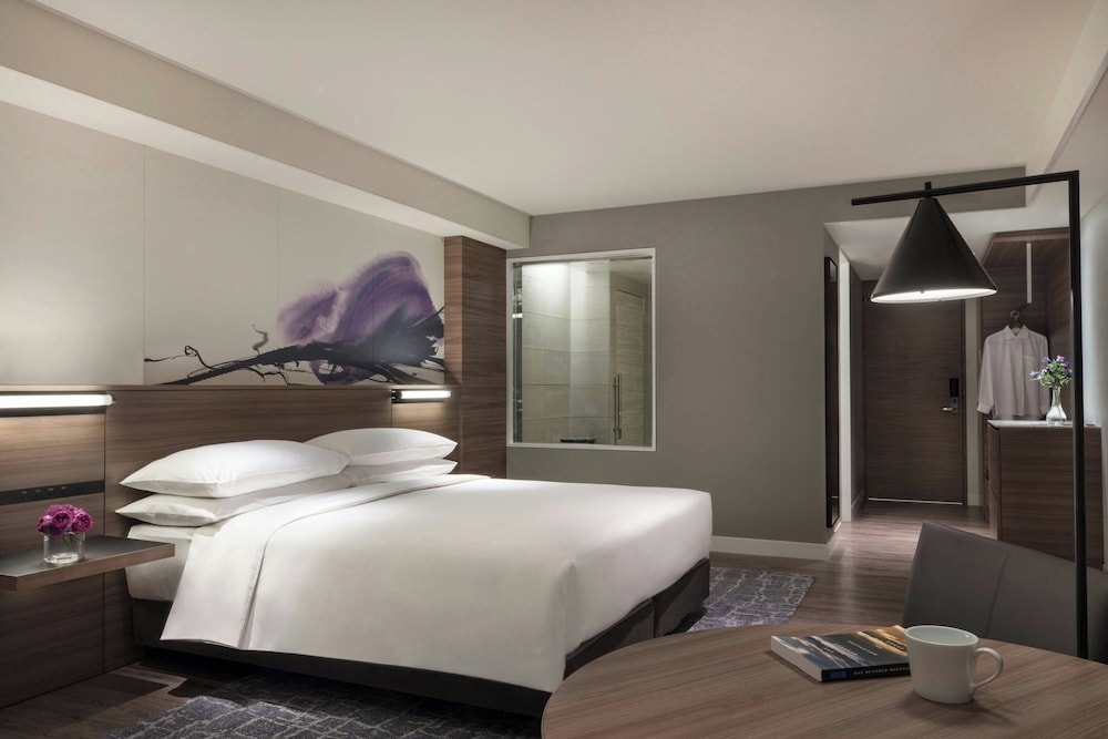 温泉プレミアムルーム キングベッド1台 禁煙 レイクビュー | 琵琶湖マリオットホテル