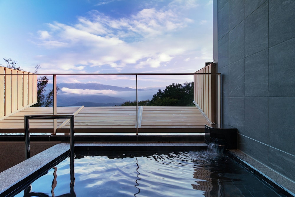ルーム シングルベッド 2 台 マウンテンビュー (Outside Hot Spring, View) 客室1 | 伊豆マリオットホテル修善寺