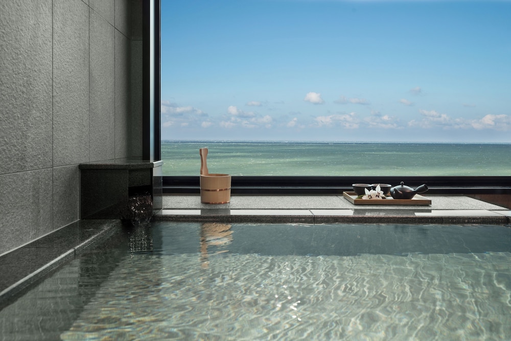 エグゼクティブ スイート 1 ベッドルーム オーシャンビュー バスルーム1 | 南紀白浜マリオットホテル