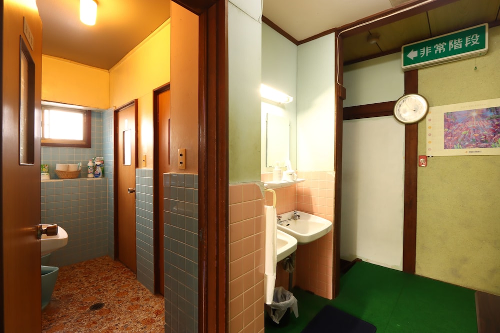 和室6畳（バス・トイレ共同）2名定員 客室4 | 旅館兼六園