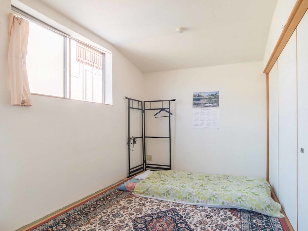 和室6畳（バス・トイレ共同） 客室1 | 旅館兼六園