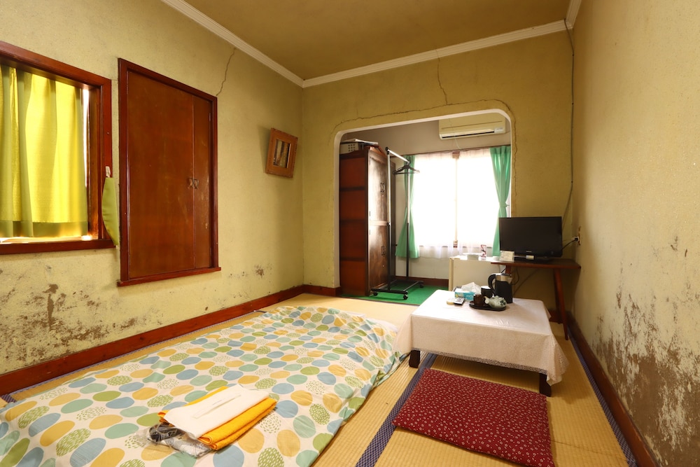 和室6畳（バス・トイレ共同）2名定員 客室3 | 旅館兼六園