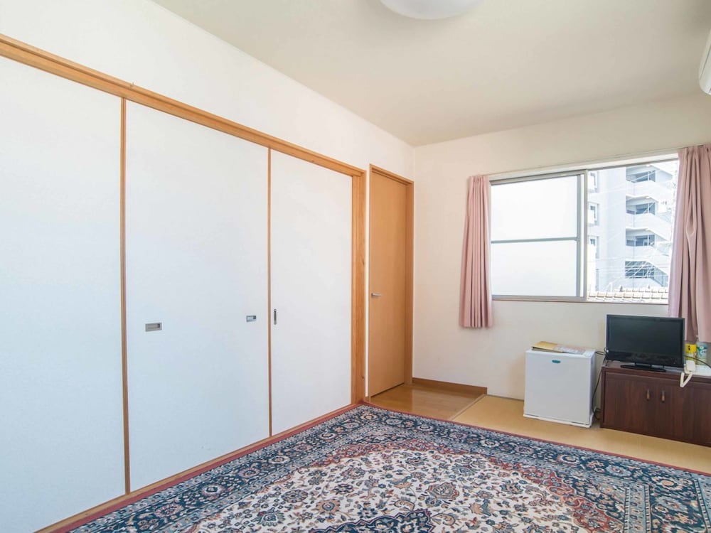 和室6畳（バス・トイレ共同） | 旅館兼六園