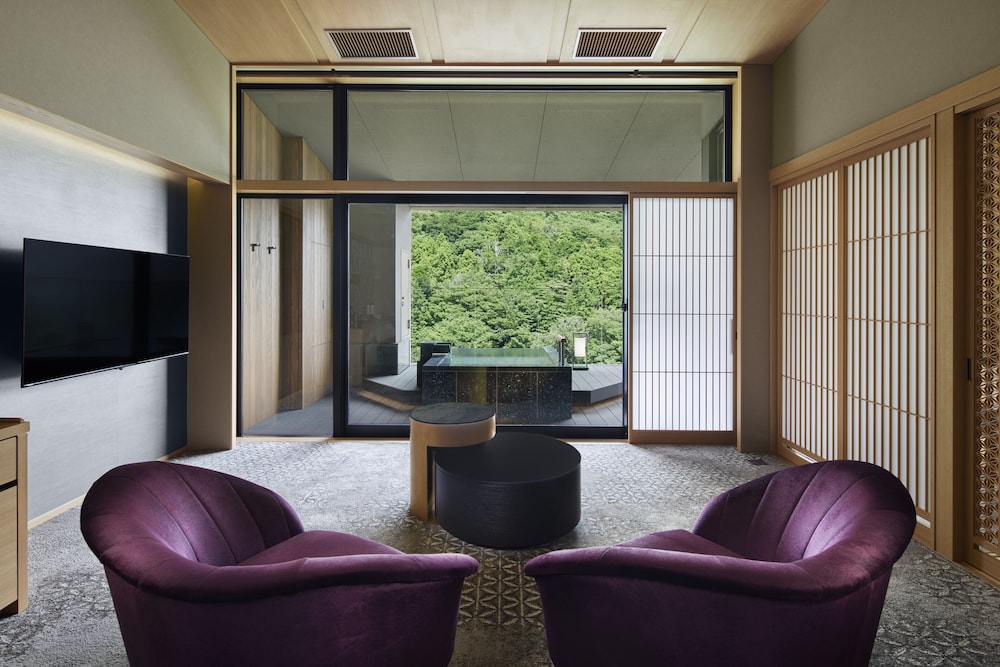 1泊2食「ラグジュアリー Bタイプ 禁煙」 夕食スタンダードコース (19:00または19:30開始) 客室1 | はつはな