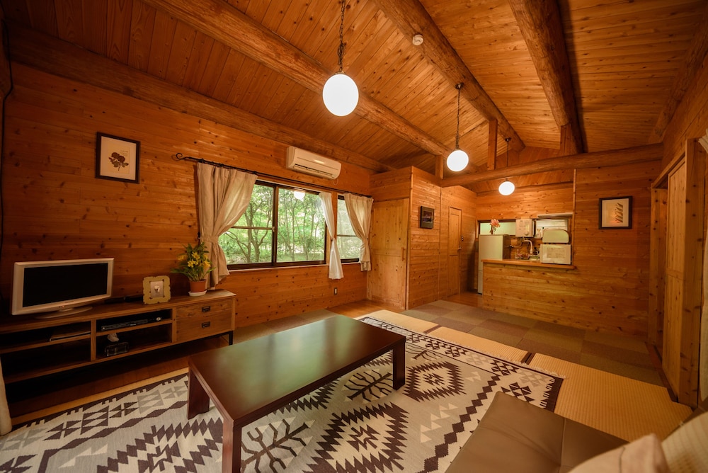 [福寿草] 8畳+寝室4.5畳　キッチン付き[禁煙] 客室3 | 湯布院 塚原高原 山荘 どんぐり