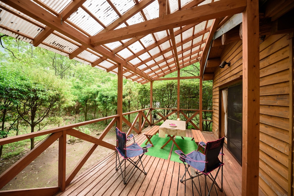 [福寿草] 8畳+寝室4.5畳　キッチン付き[禁煙] テラス / パティオ0 | 湯布院 塚原高原 山荘 どんぐり