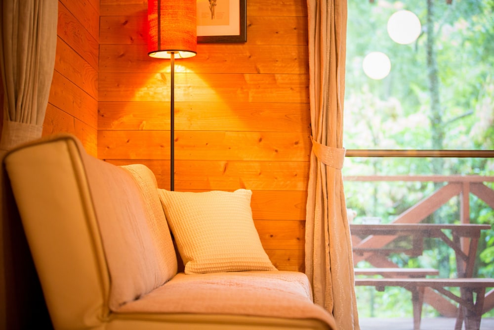 [福寿草] 8畳+寝室4.5畳　キッチン付き[禁煙] 客室2 | 湯布院 塚原高原 山荘 どんぐり