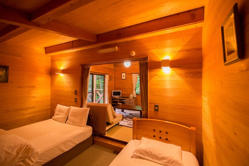 客室1 | 湯布院 塚原高原 山荘 どんぐり