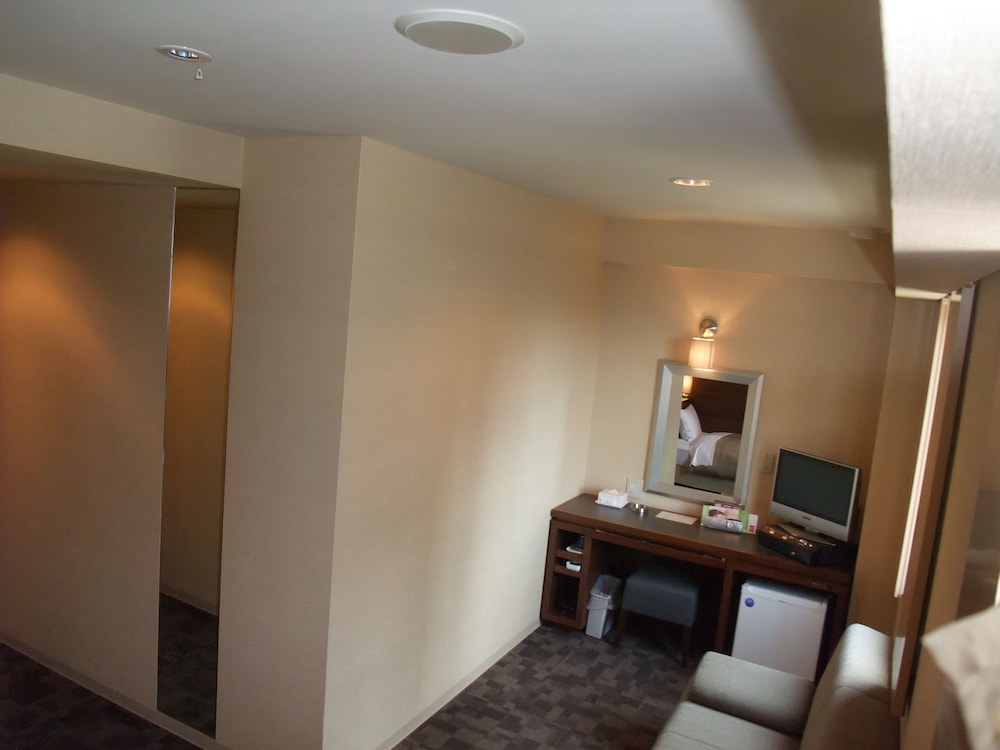 セミダブルルーム 喫煙可 客室4 | センターホテルトヨタ