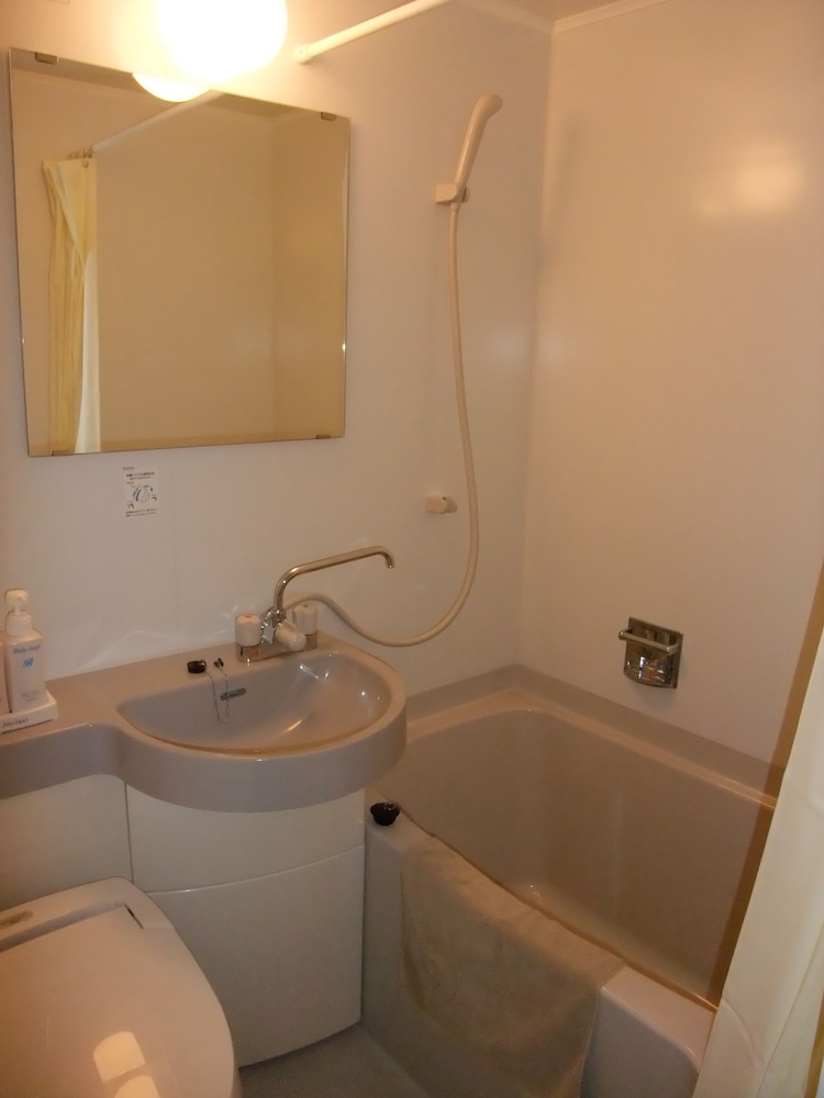 セミダブルルーム 喫煙可 バスルーム3 | センターホテルトヨタ