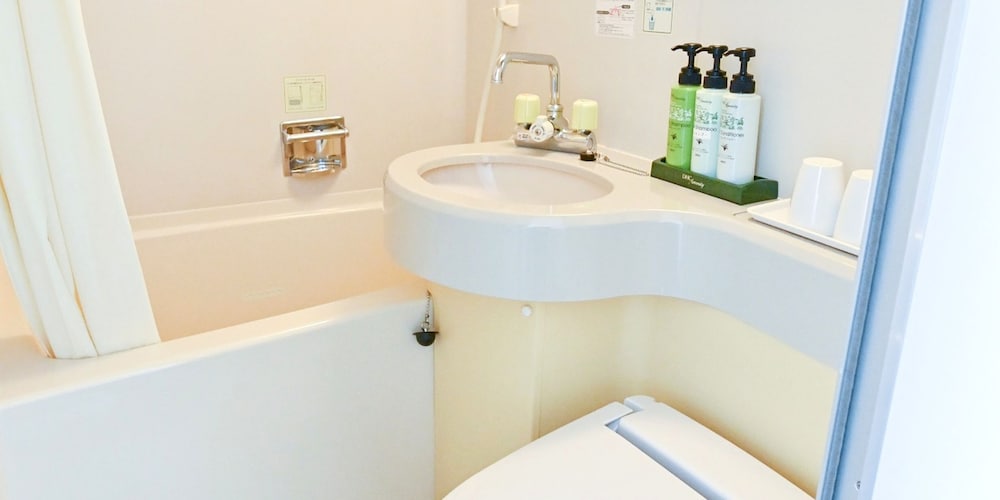 スーペリア セミダブルルーム 喫煙可 バスルーム0 | パークホテル可児