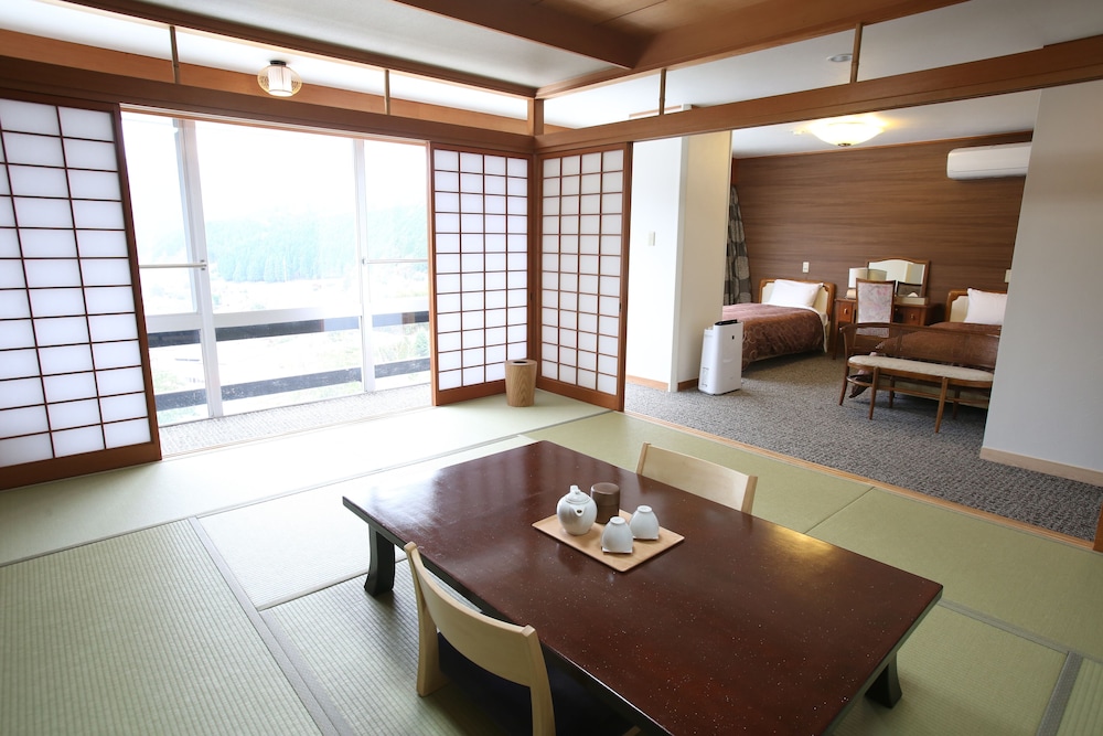 和洋室 リビング エリア0 | 奥津温泉リゾート 米屋倶楽部