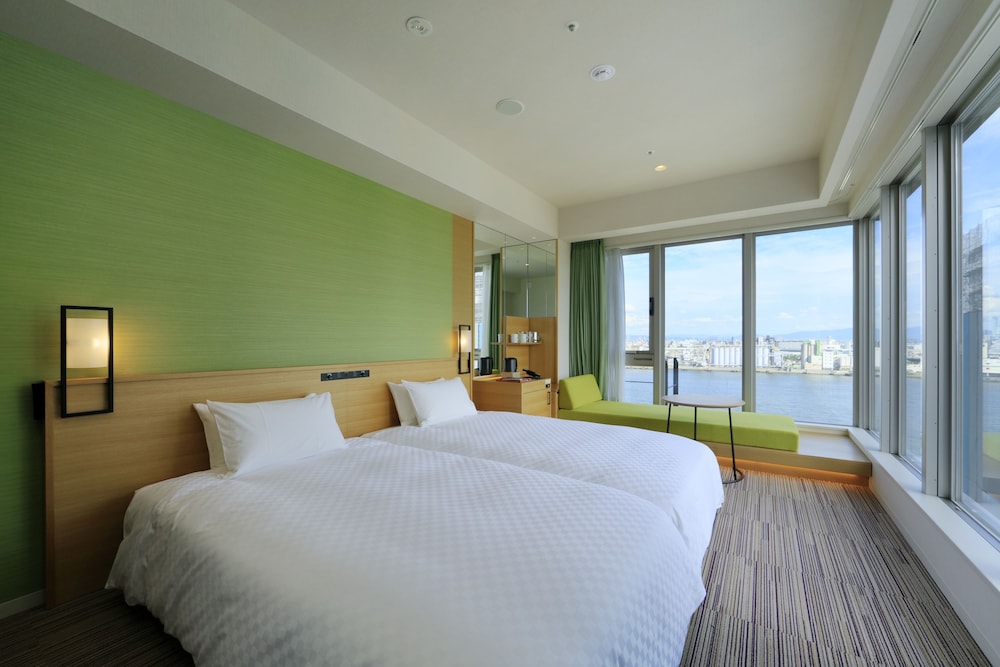 コーナーソファツイン ハイフロア　禁煙 客室2 | ザ シンギュラリホテル & スカイスパ アット ユニバーサル・スタジオ・ジャパン