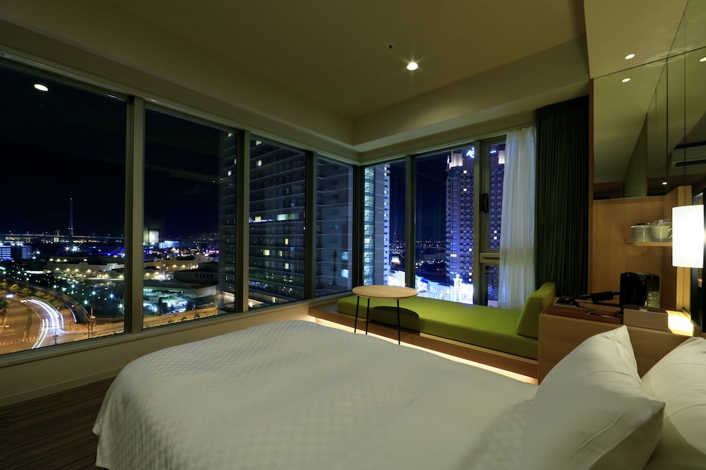 コーナーソファツイン ハイフロア　禁煙 客室3 | ザ シンギュラリホテル & スカイスパ アット ユニバーサル・スタジオ・ジャパン