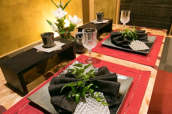 ホスタ東寺 燦