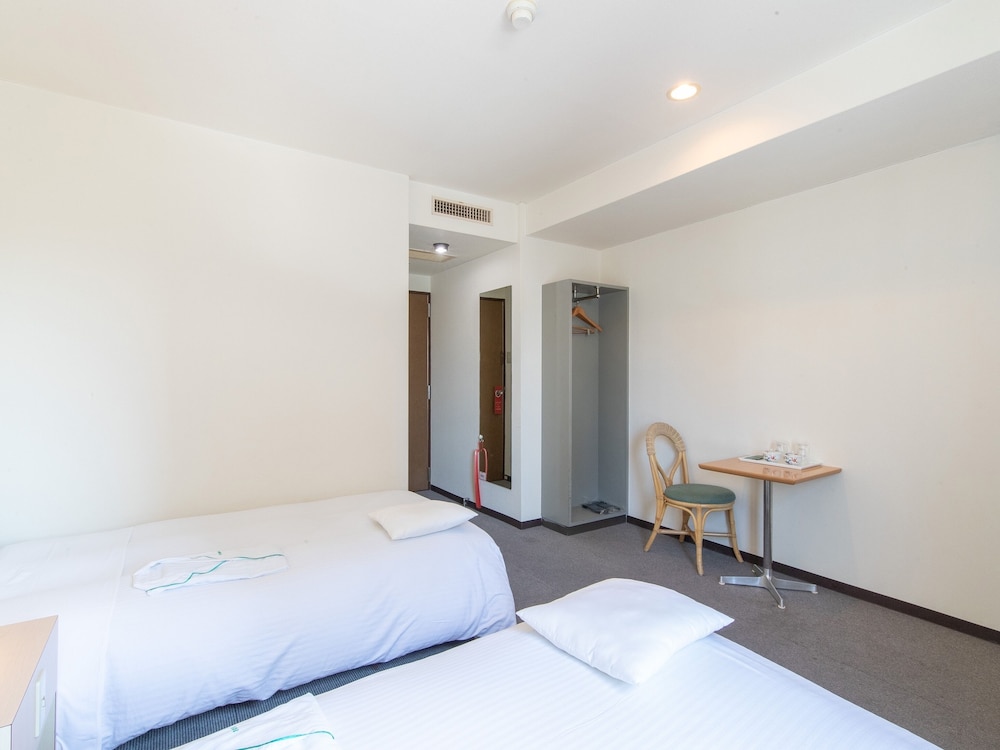 ツインルーム 禁煙 客室4 | Tabist させぼパレスホテル