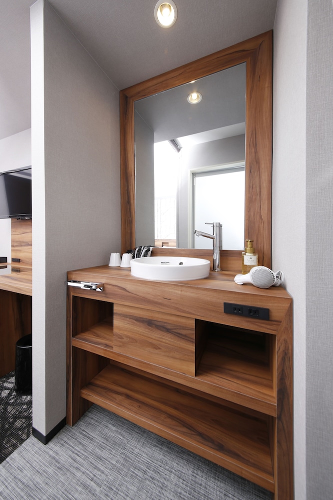 トリプルルーム 禁煙 客室の設備とサービス0 | ホテルコード心斎橋