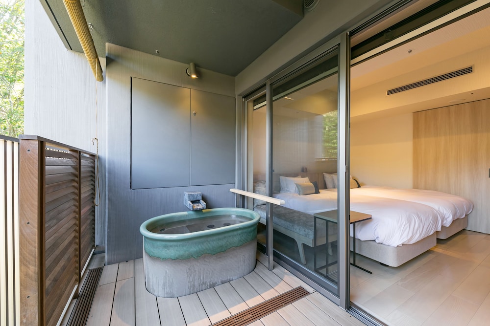 カジュアルツイン露天風呂付き 禁煙 客室1 | 箱根 芦ノ湖 はなをり