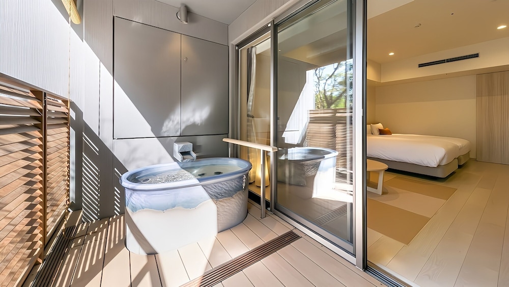 スタンダードルーム(露天風呂付)禁煙 バスルーム0 | 箱根・芦ノ湖 はなをり (オリックスホテルズ&リゾーツ)