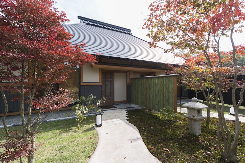 洋室　露天風呂付き（B2タイプ） 客室1 | 深山山荘