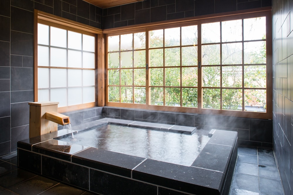 洋室（A２タイプ） バスルーム0 | 深山山荘