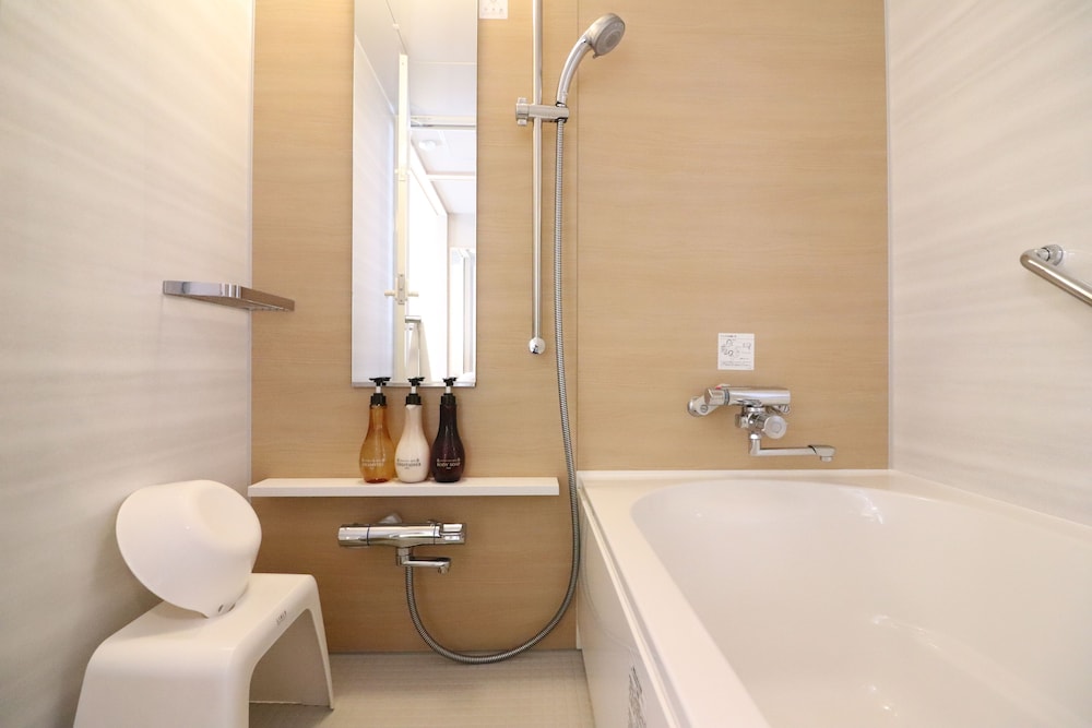 ツインルーム (大人人数に応じ布団を最大2組ご用意※添い寝のお子様用はございません) バスルーム3 | 日和ホテル舞浜