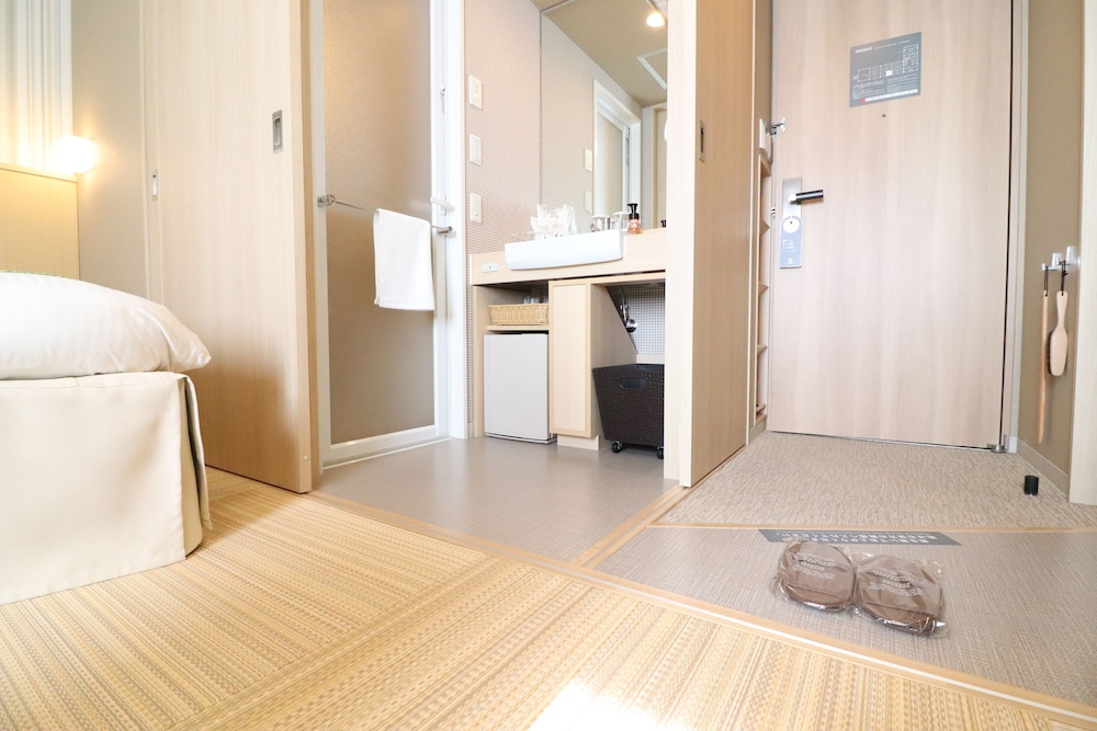 ツインルーム (大人人数に応じ布団を最大2組ご用意※添い寝のお子様用はございません) 客室の設備とサービス5 | 日和ホテル舞浜