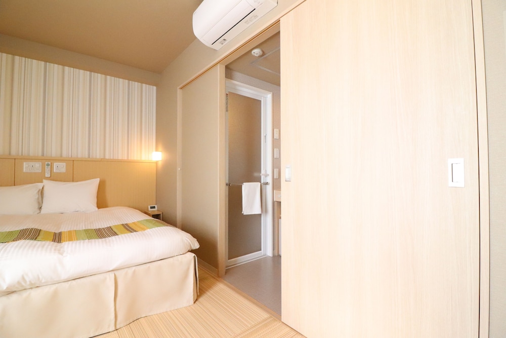 コネクティングルーム(ツインルーム2室)5~8名 客室の設備とサービス5 | 日和ホテル舞浜