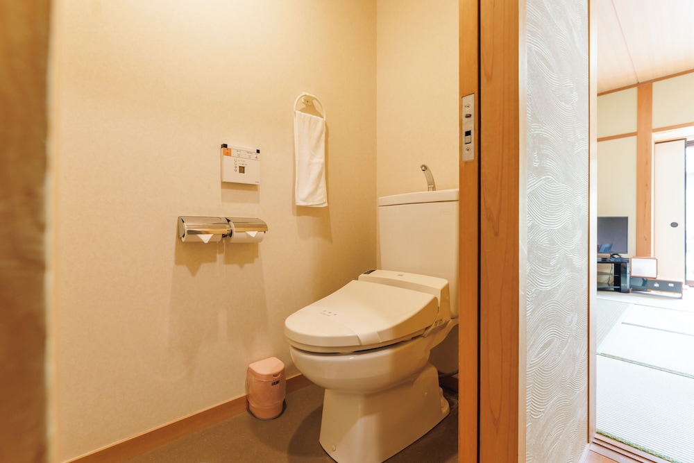 和室10畳 [旬菜会席] 基本の会席プラン 飛騨牛のお料理1品付き! 美肌の温泉と厳選飛騨牛をお値打ちに堪能! 客室6 | ホテル季古里