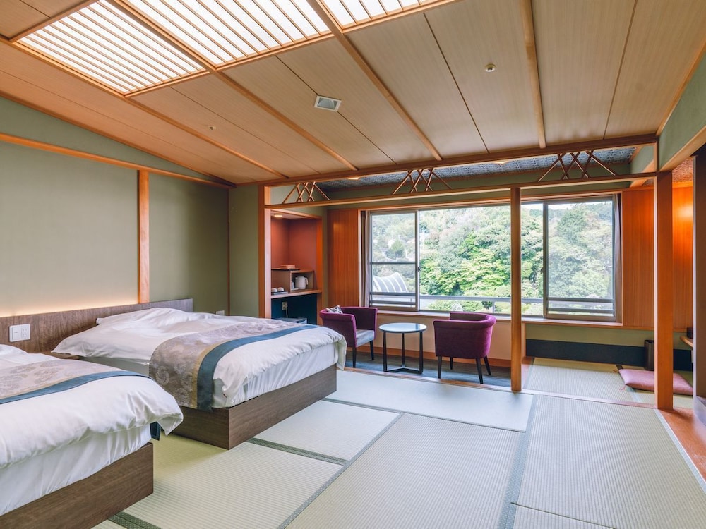 スーペリア ツインルーム 禁煙 ガーデンビュー | 玉造グランドホテル長生閣