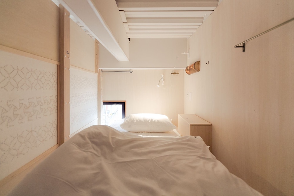 客室1 | Hakata Minoshima Hostel FUTAGI