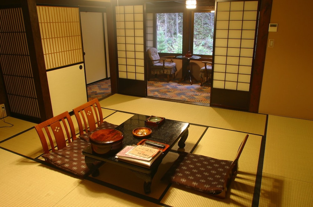 客室1 | 湯元 長座