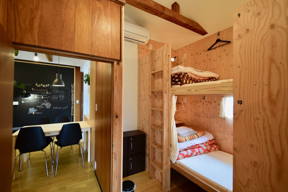 [栄/SAKAE]2段ベッドルーム貸切(4名様まで) 客室1 | 佐賀インターナショナルゲストハウス HAGAKURE