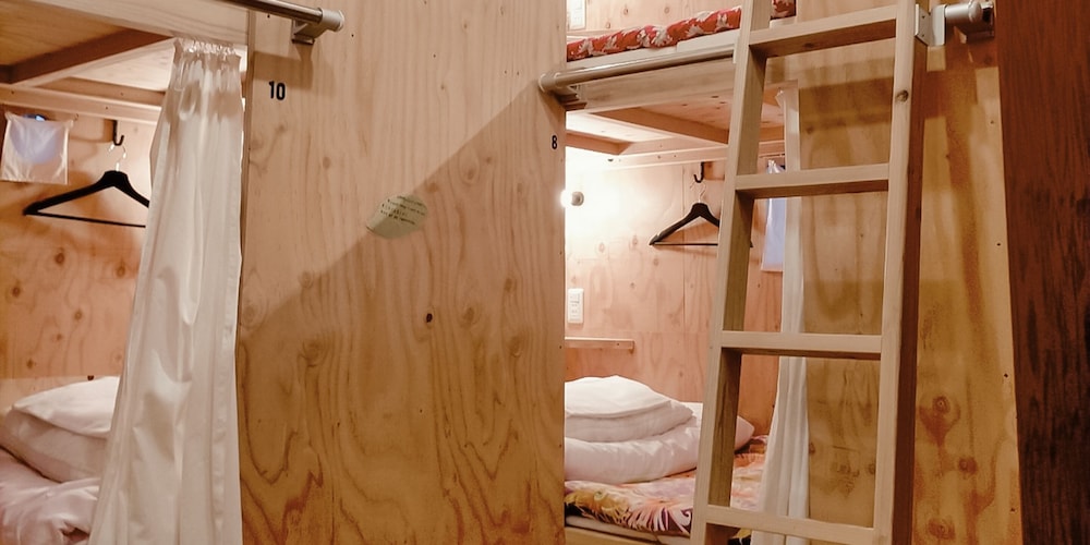 [栄/SAKAE]2段ベッドルーム貸切(4名様まで) 客室4 | 佐賀インターナショナルゲストハウス HAGAKURE