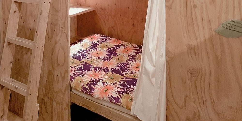 [栄/SAKAE]2段ベッドルーム貸切(4名様まで) 客室2 | 佐賀インターナショナルゲストハウス HAGAKURE