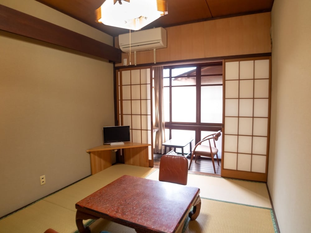セミダブルルーム 禁煙 客室5 | 中央館 清水屋旅館