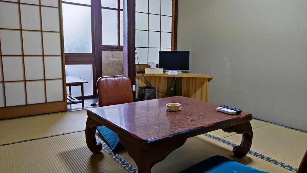 セミダブルルーム 禁煙 客室2 | 中央館 清水屋旅館