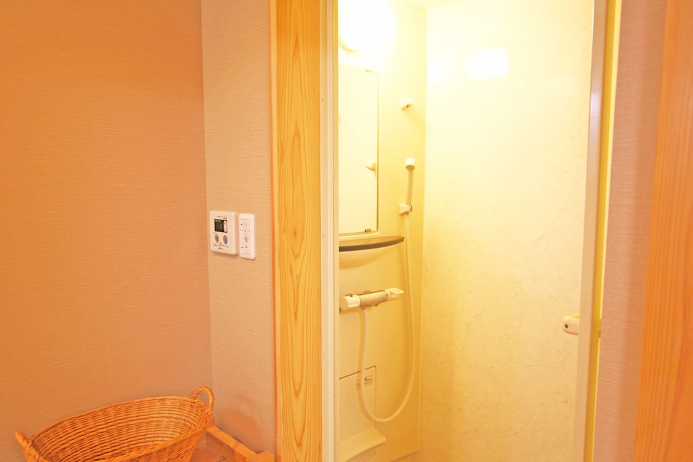 4 人部屋 禁煙 専用バスルーム バスルーム0 | 中央館 清水屋旅館