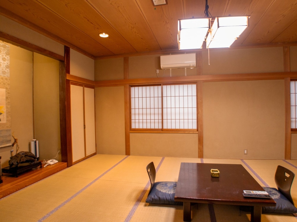 トラディショナル ルーム 客室2 | 中央館 清水屋旅館