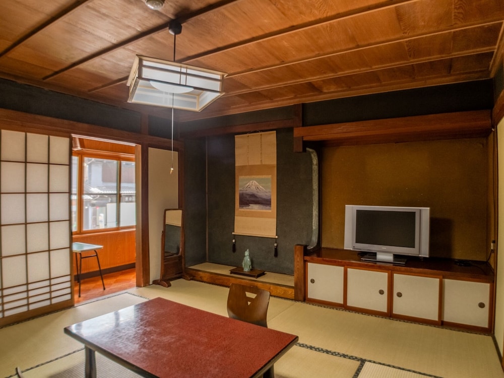 ベーシック トリプルルーム 客室9 | 中央館 清水屋旅館