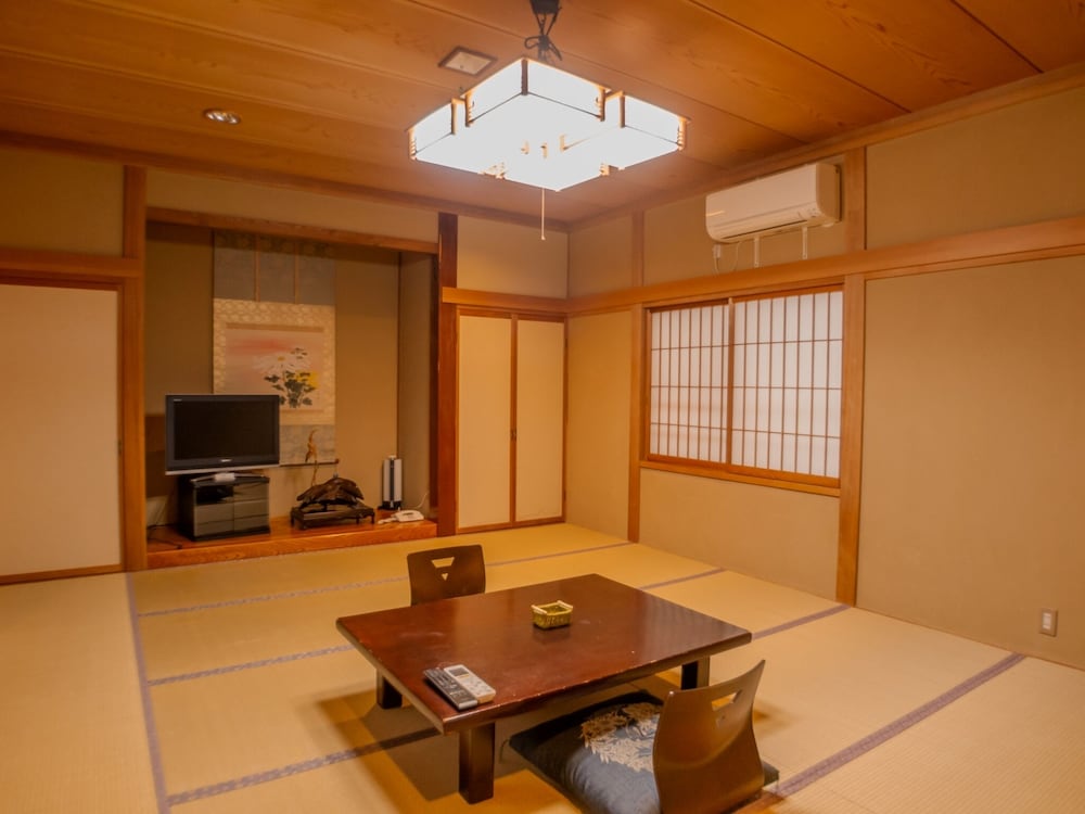 トラディショナル ルーム 客室3 | 中央館 清水屋旅館