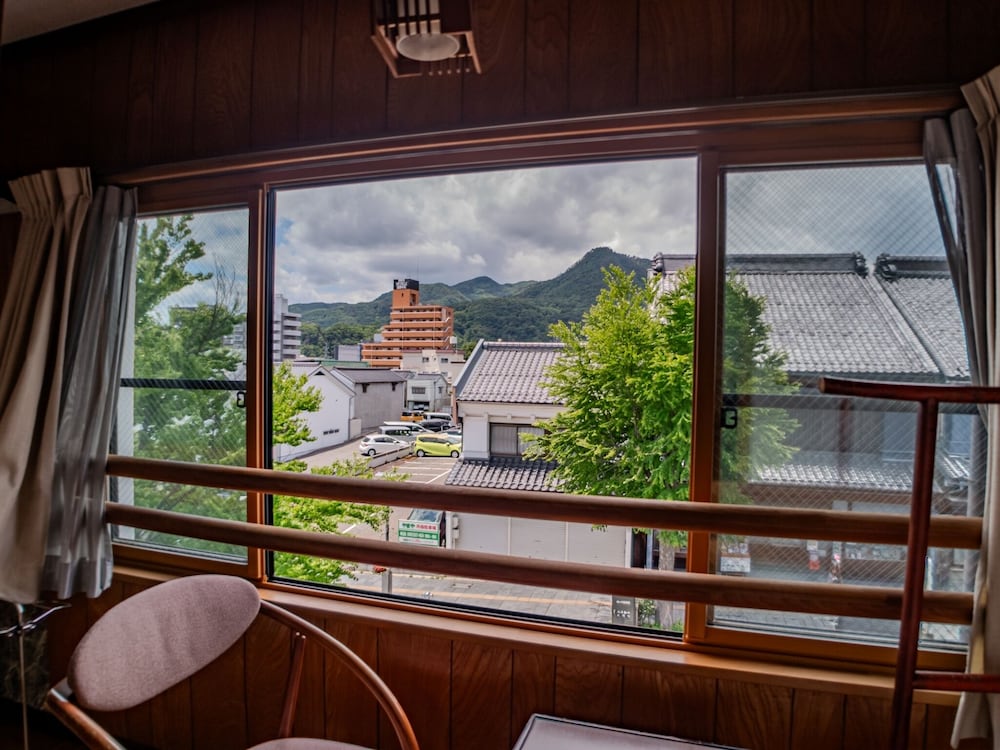 ベーシック トリプルルーム 客室14 | 中央館 清水屋旅館