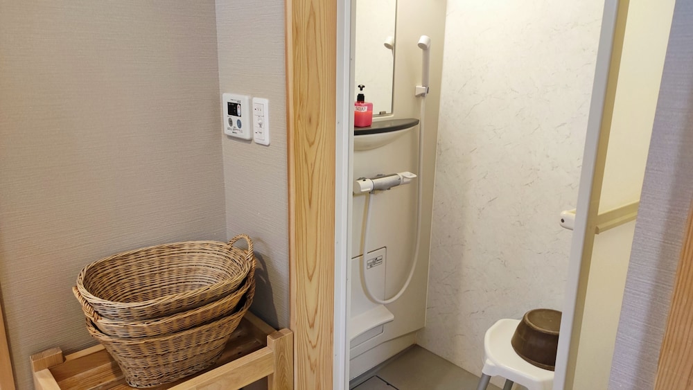 4 人部屋 禁煙 専用バスルーム 客室6 | 中央館 清水屋旅館