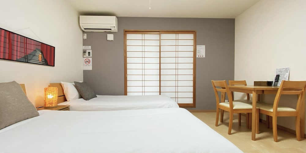 スーペリア ツインルーム ベッド (複数台) 禁煙 専用バスルーム 客室1 | 京都旅荘かすみ