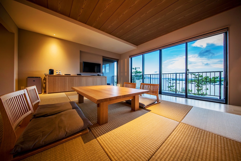 ラグジュアリー スイート オーシャンビュー 部屋からの景観0 | 海の旅亭おきなわ名嘉真荘
