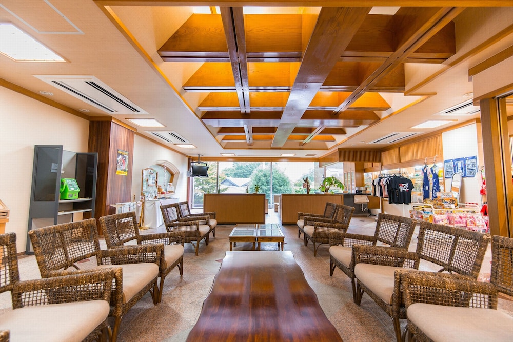 ロビーラウンジ1 | 由布院温泉 ゆふいん 七色の風