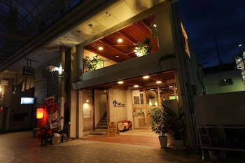 fan! –ABURATSU- Sports Bar & HOSTEL
