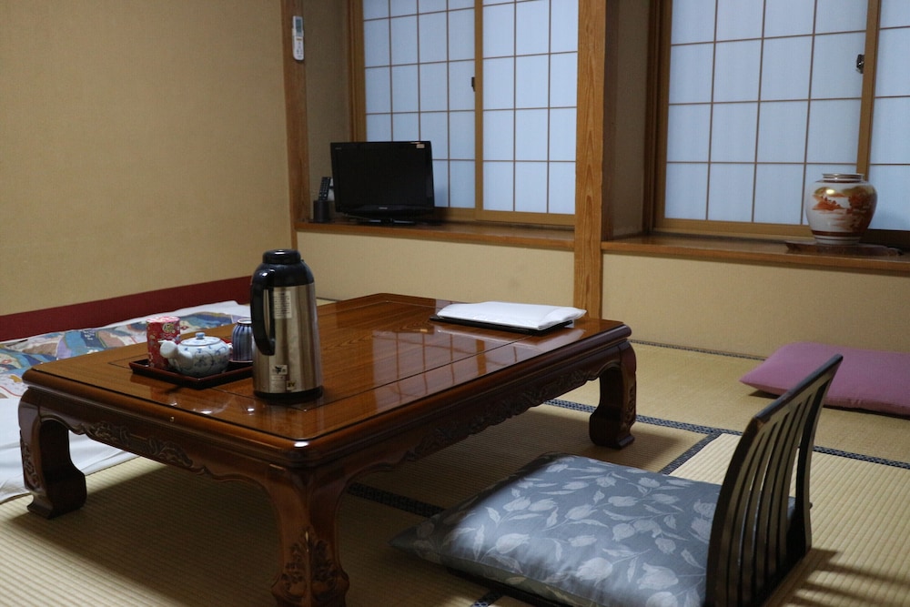 和室 8畳 バストイレ付 客室2 | 地蔵館 松屋旅館