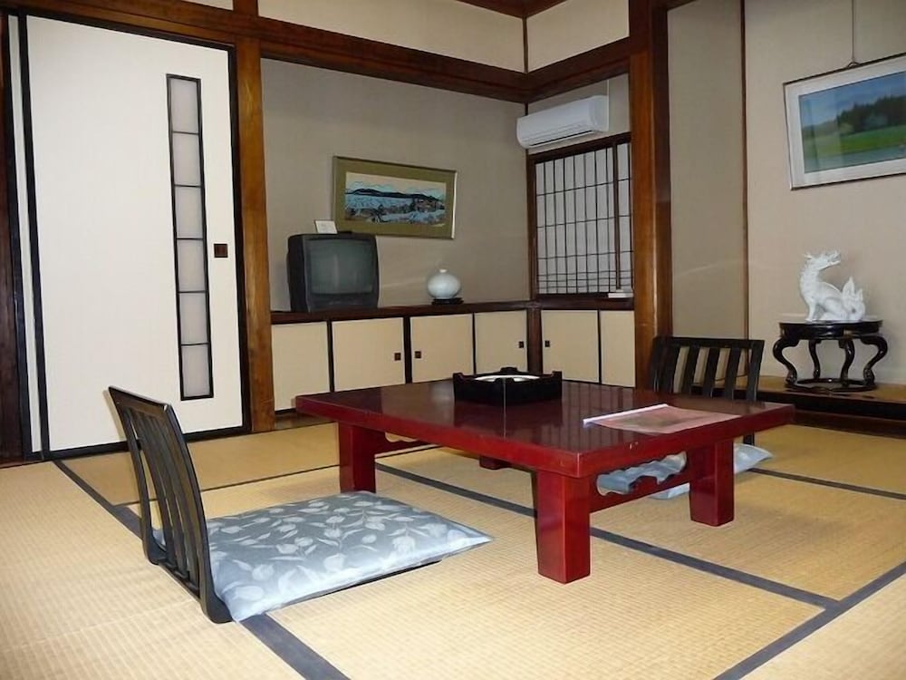 和室 8畳 バストイレ付 | 地蔵館 松屋旅館